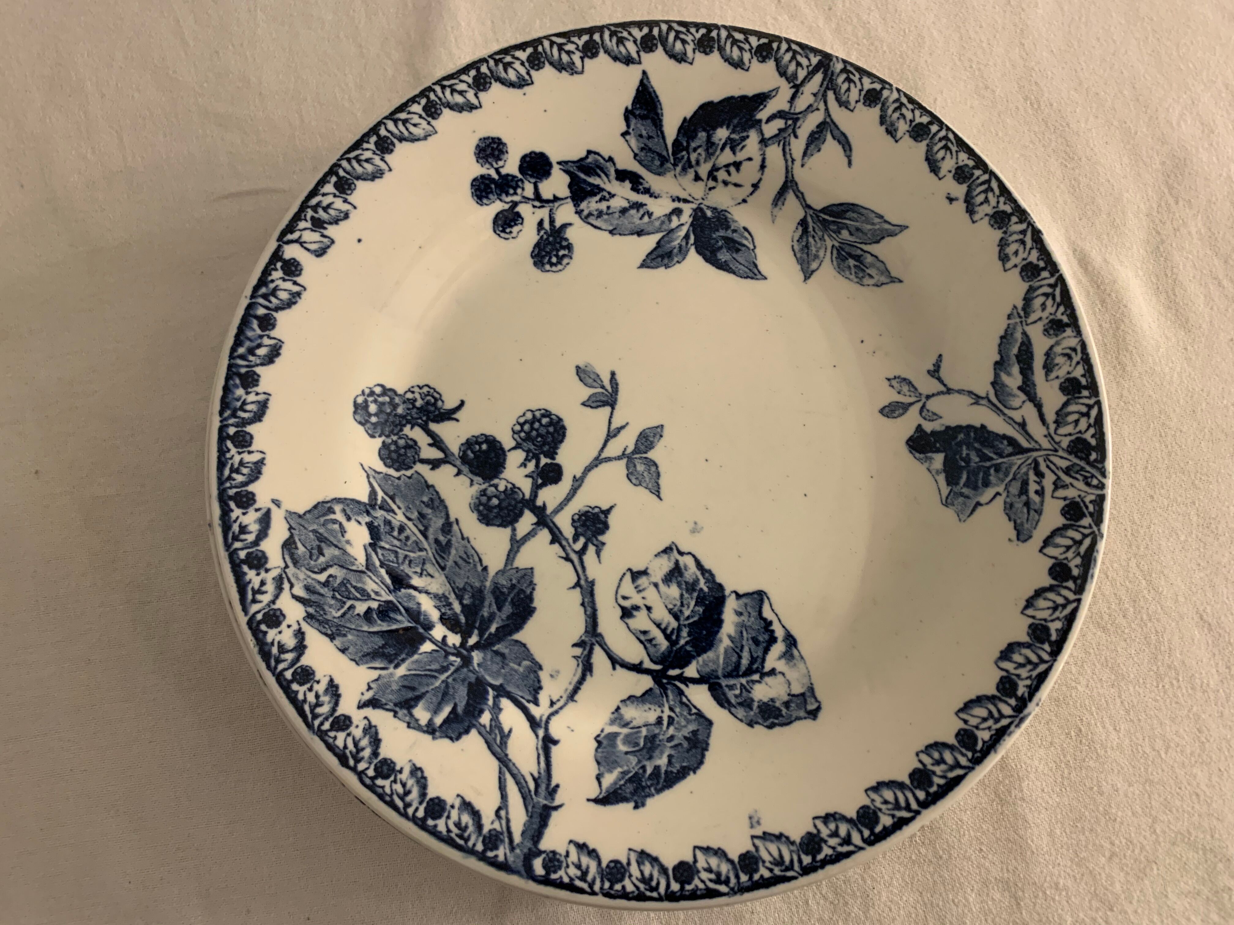 Series of 6 old flat plates in blue earthenware from Gien Iron Earth mature model