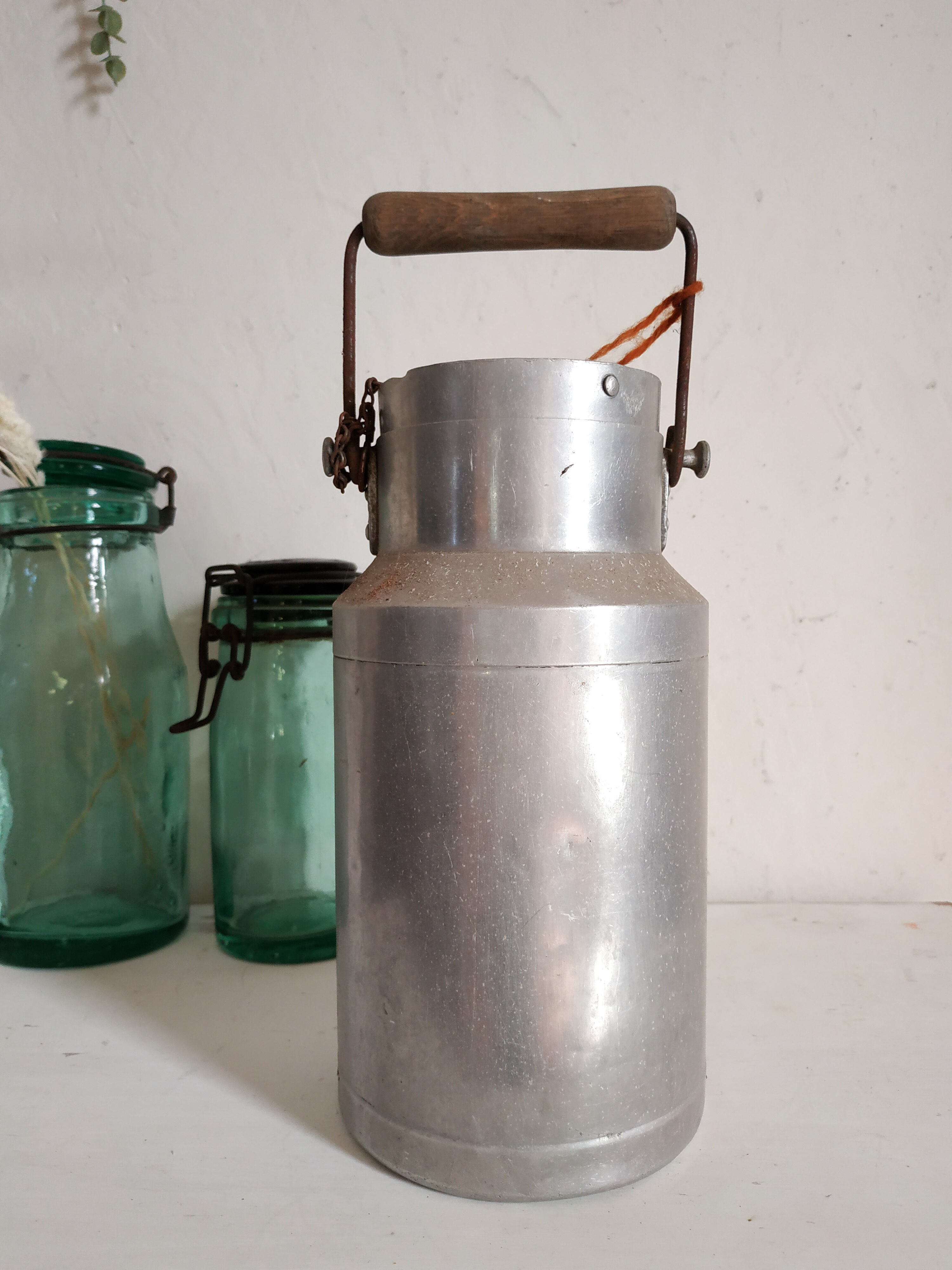 Tin milk pot