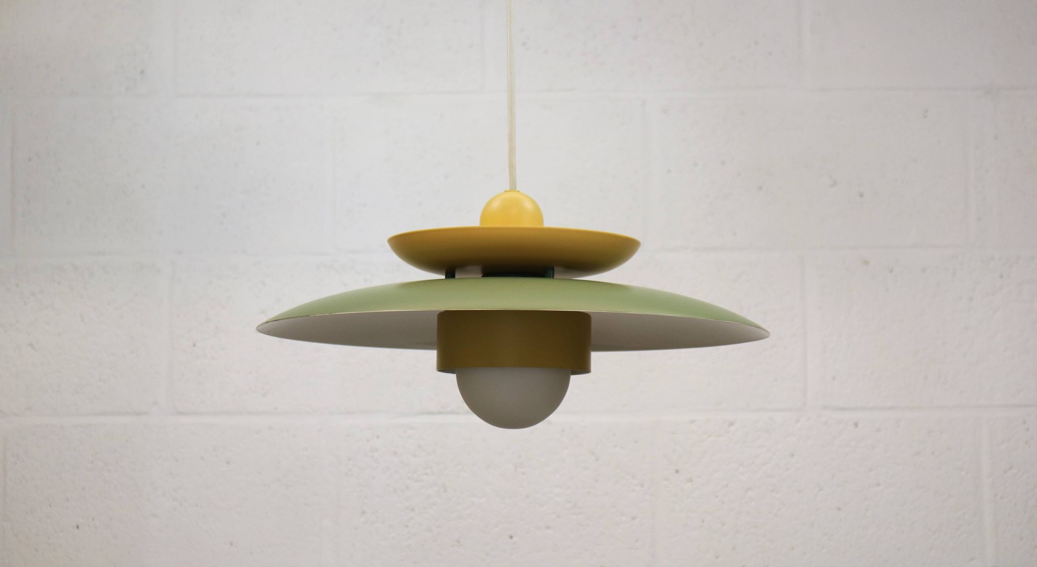 Lampe suspendue laquée verte vintage - Danemark 1980 -