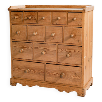 Commode suèdoise en pin circa 1950