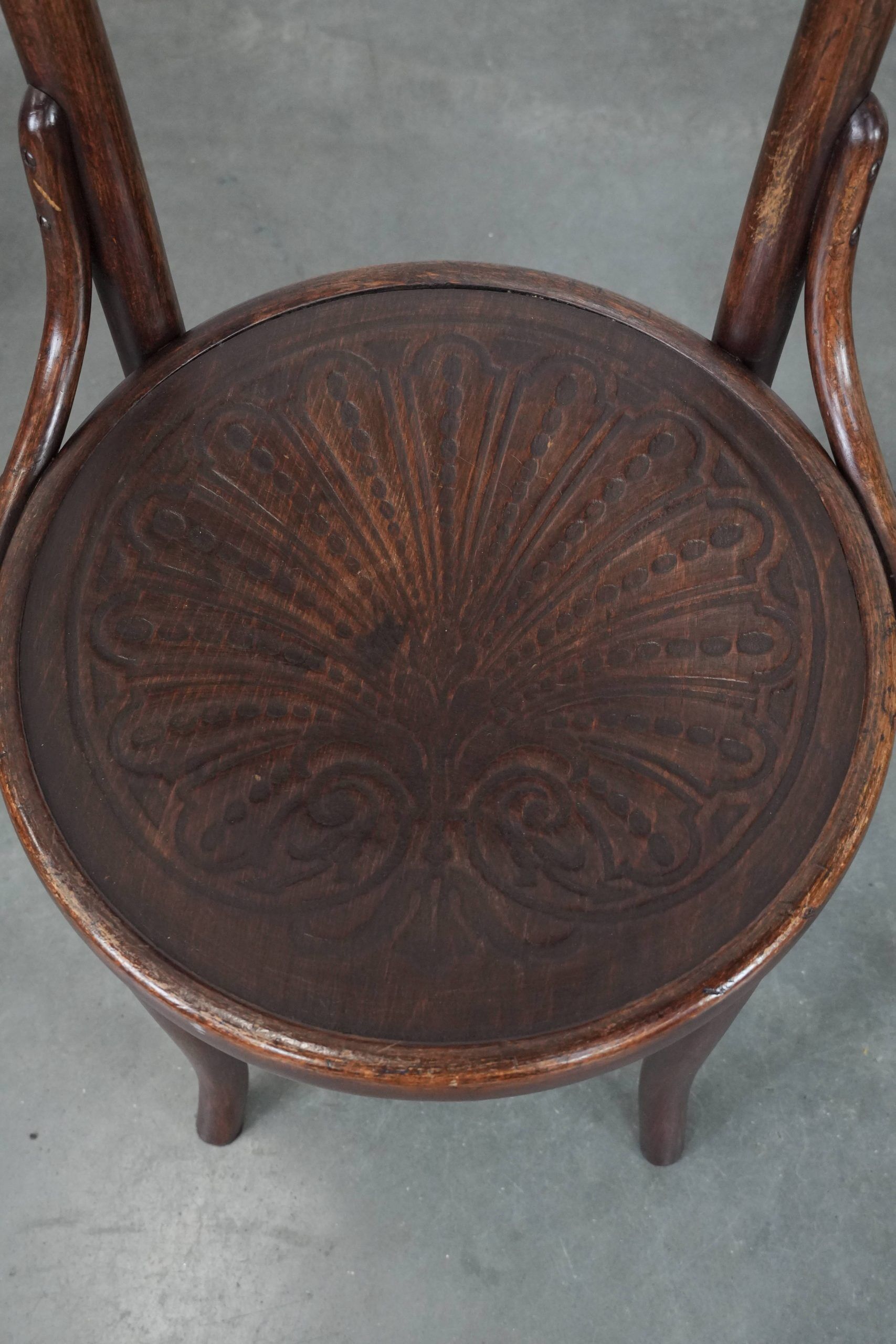 Set of five vintage wooden Cosmos bistro design chairs with stunning detail