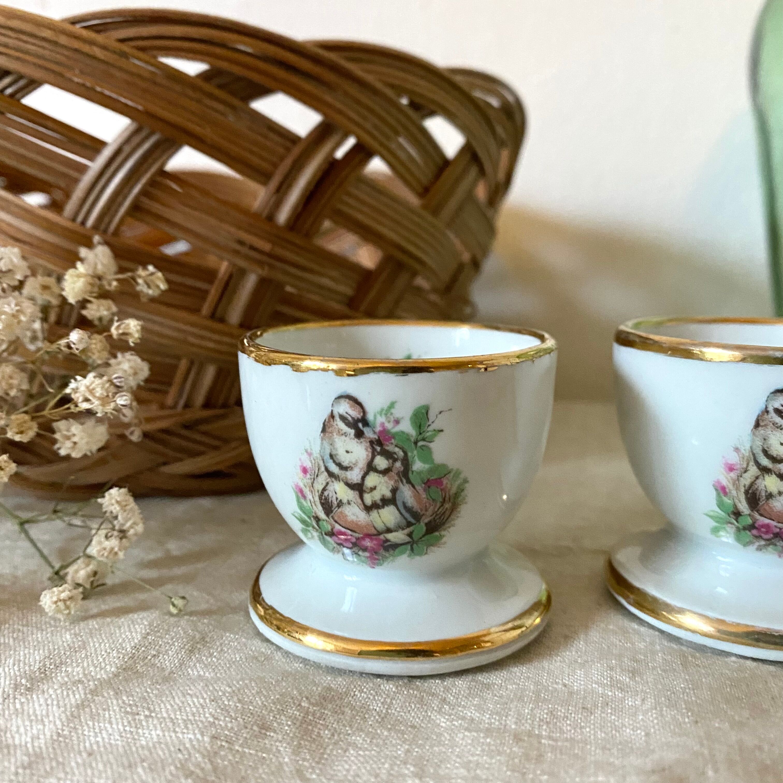 2 porcelain shells birds