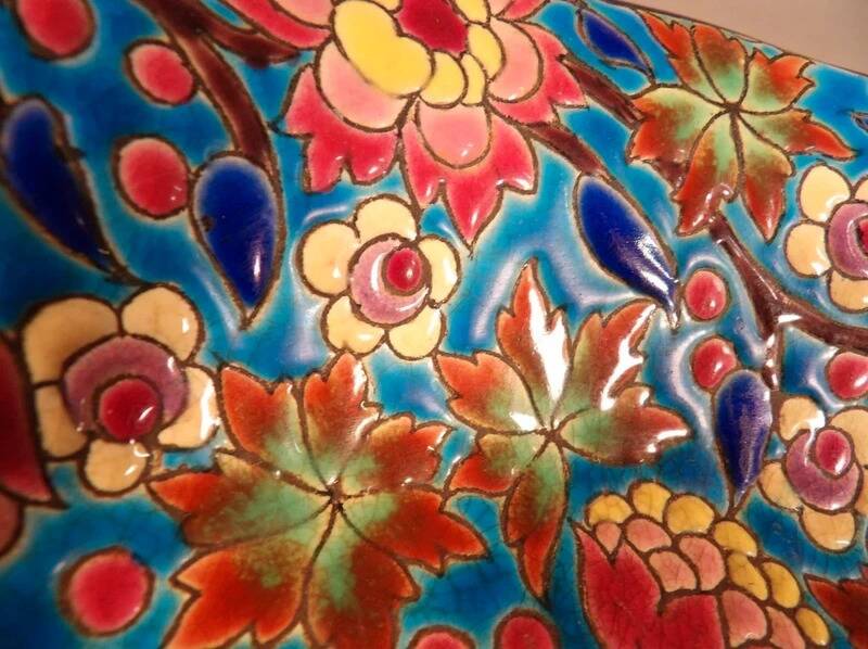 Longwy enamels – Important lobed plate with polychrome floral decoration, 20th century