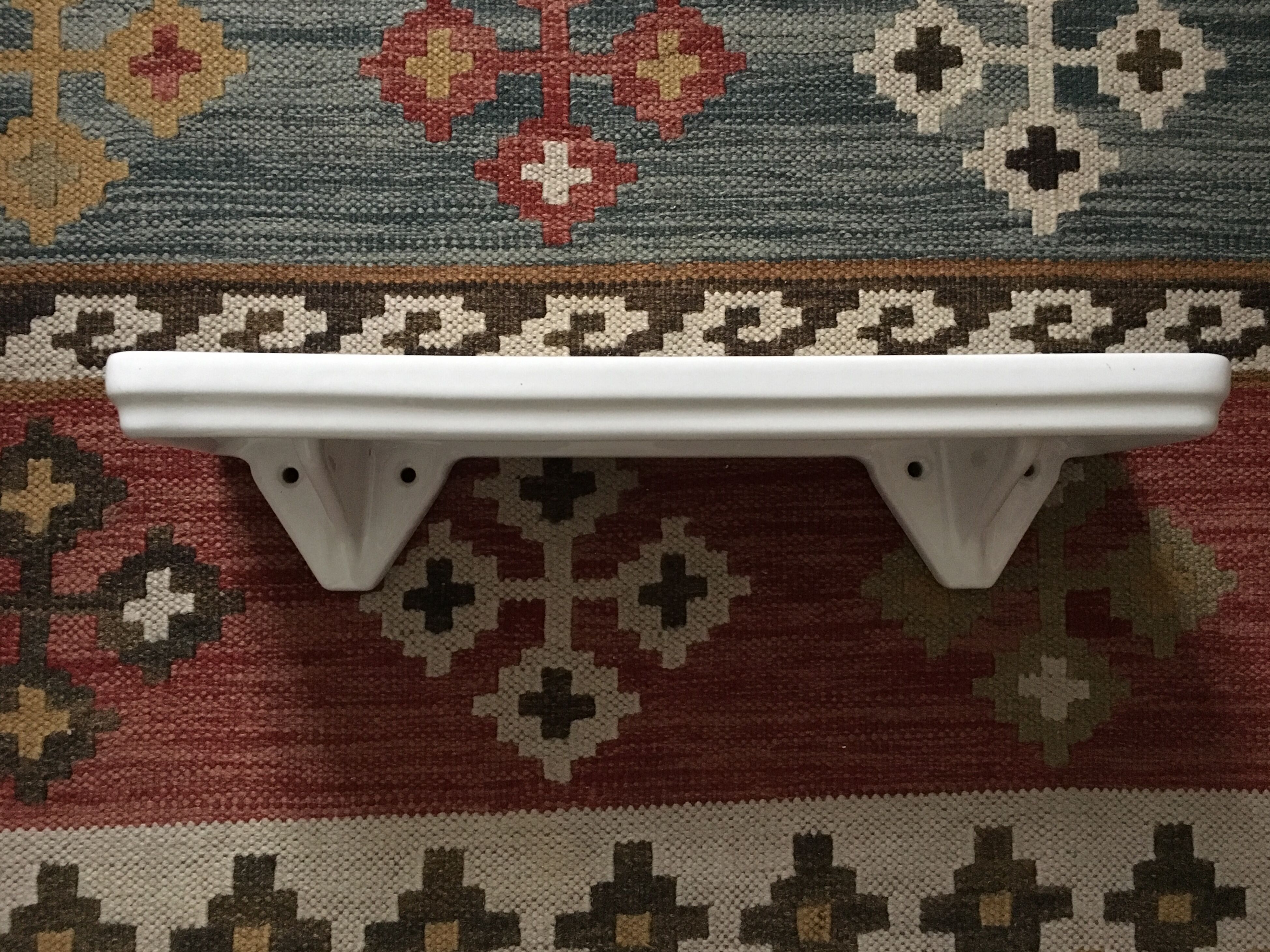 Shelf in white ceramic 1910