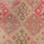 Vintage Runner Kilim, Tons Rose et Beige, Motifs Anatoliens Géométriques