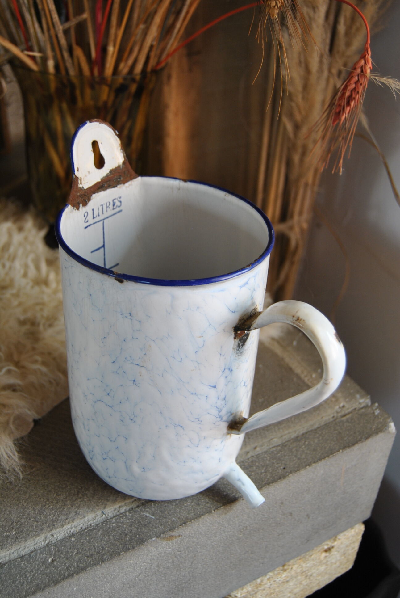 Enamelled sheet metal irrigator  1920