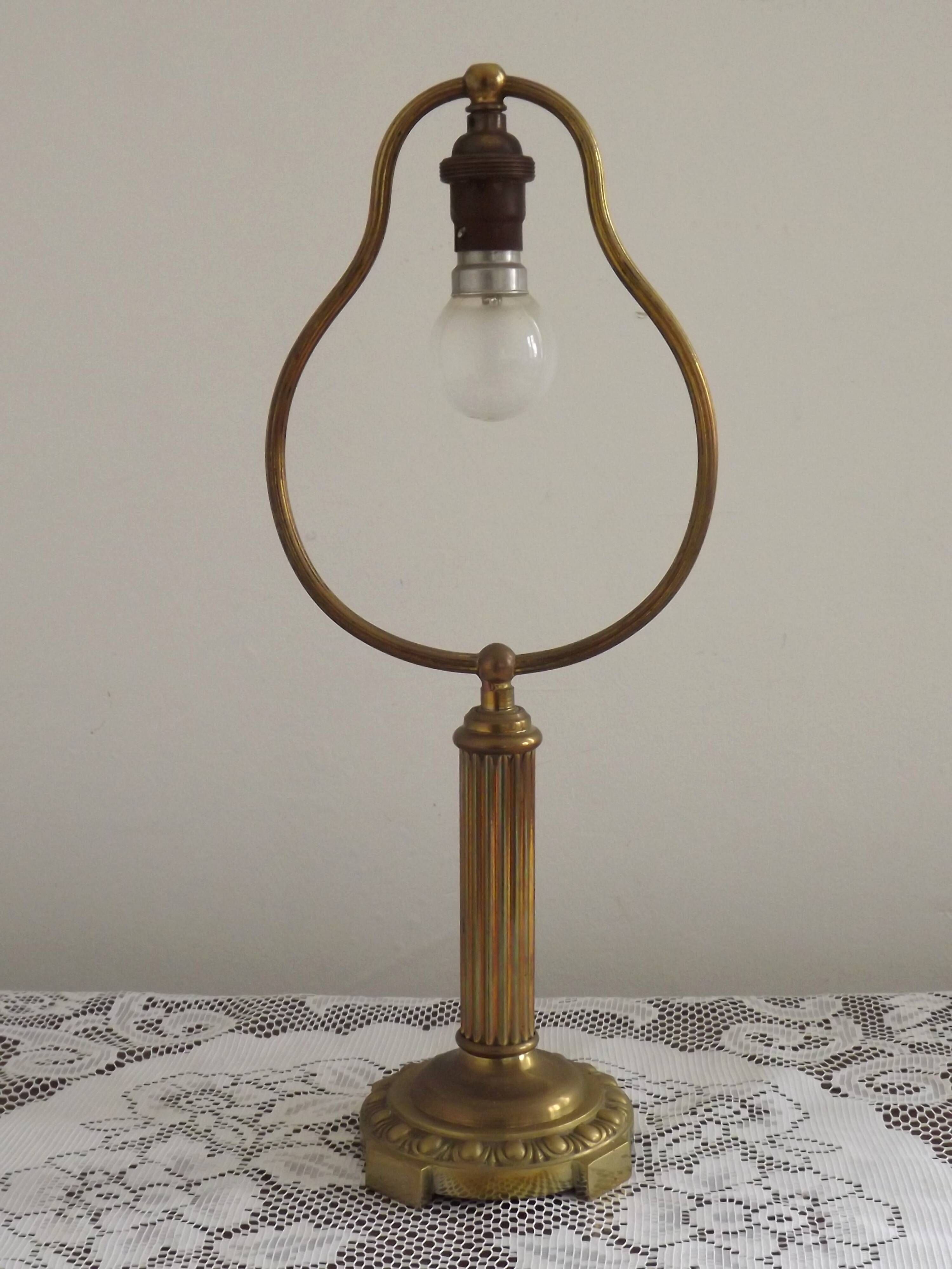 Traditional Style Vintage French Brass Table Lamp Round Footed Base
