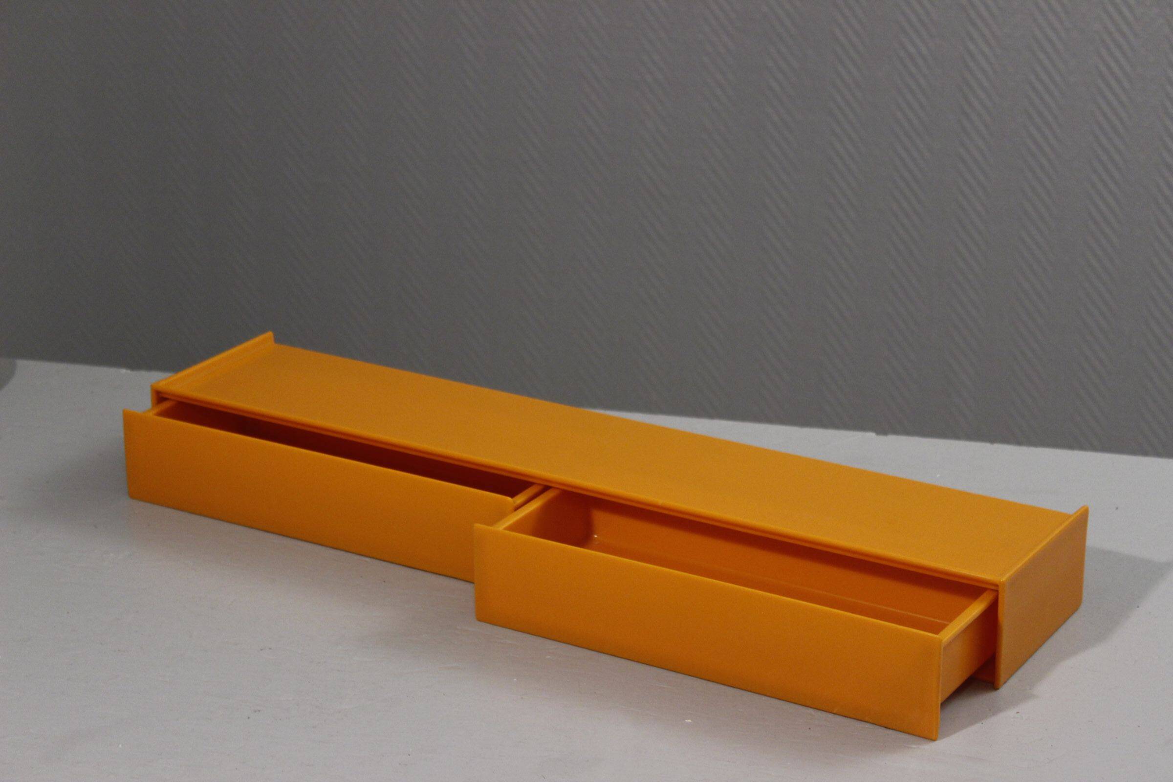 Wall shelf tablet with drawers, plastic Grosfillex 1970s Space Age