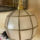 2 lampes baladeuses globes abats-jour nacre et laiton doré vintage