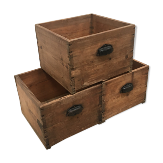 Batch of 3 wooden crates with handles