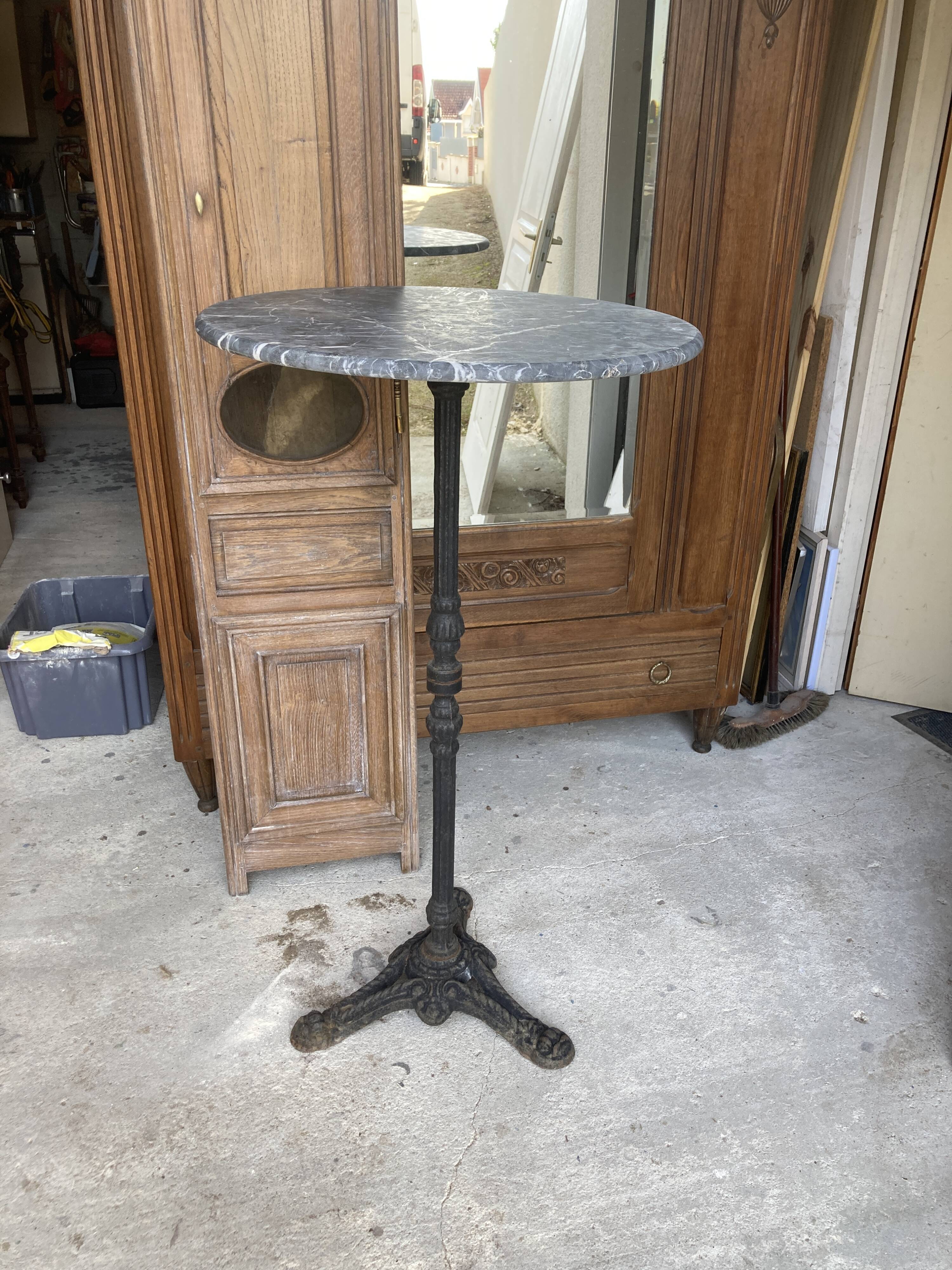 Bistro table eats standing up