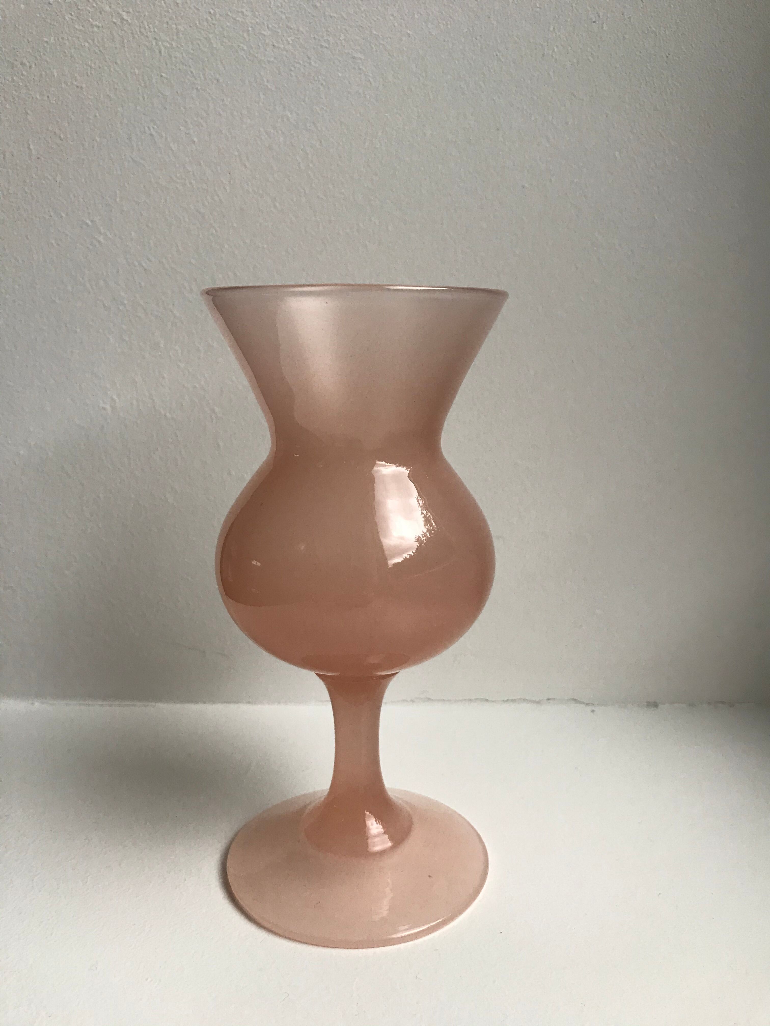 Vase in pink opaline 50s