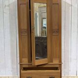 English wardrobe in walnut from the early 20th century.