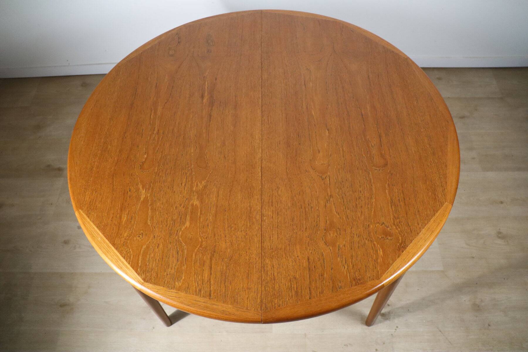 VV Mobler Spottrup Scandinavian extendable teak table, 1960