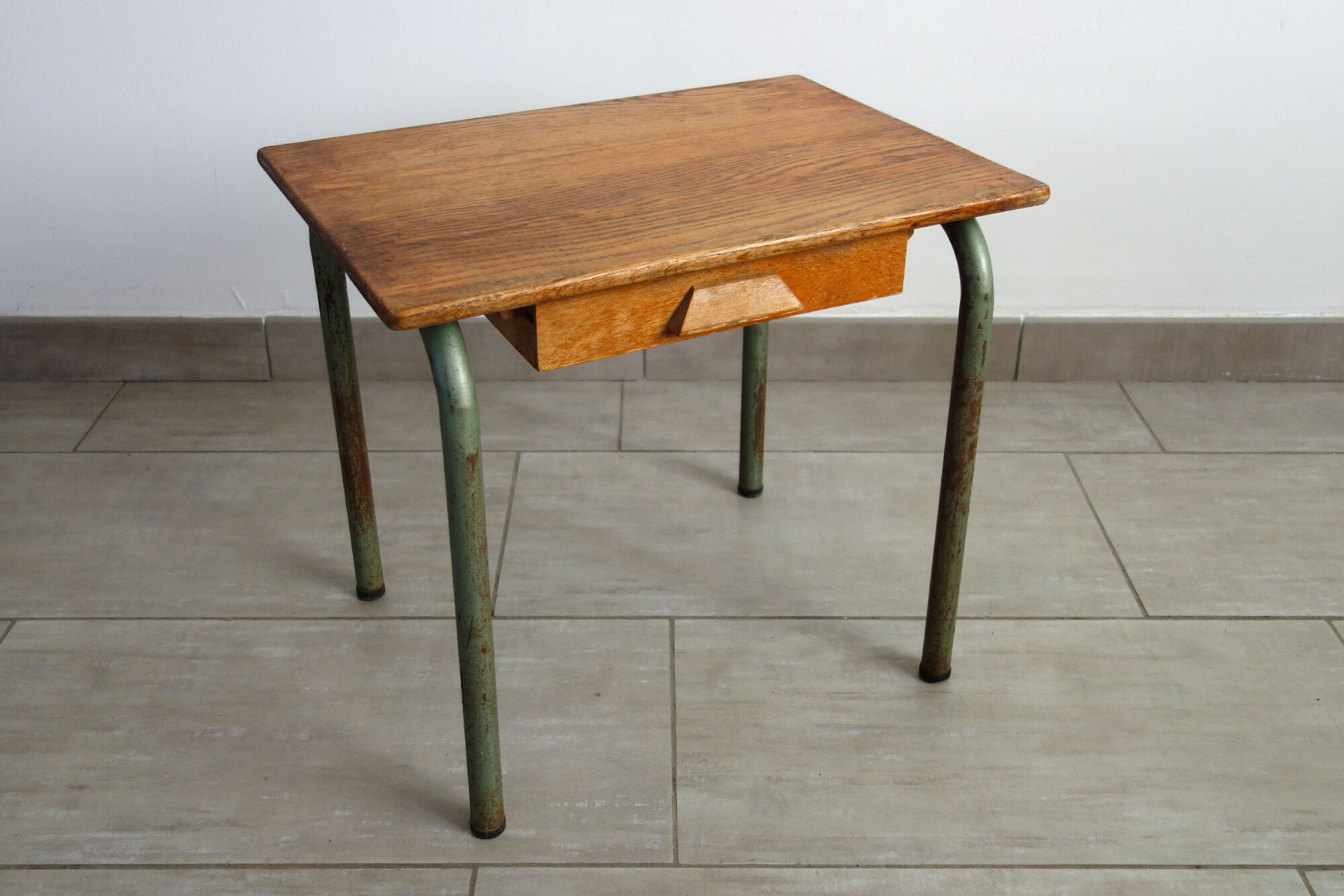 Vintage school desk Leo Wiart