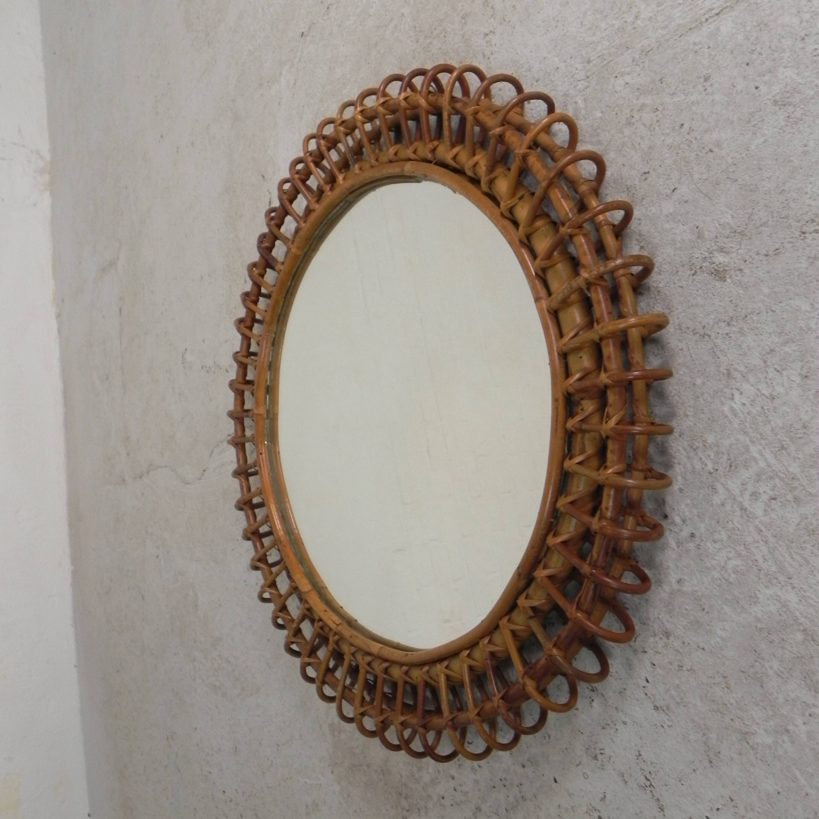 Round vintage mirror with bamboo edge