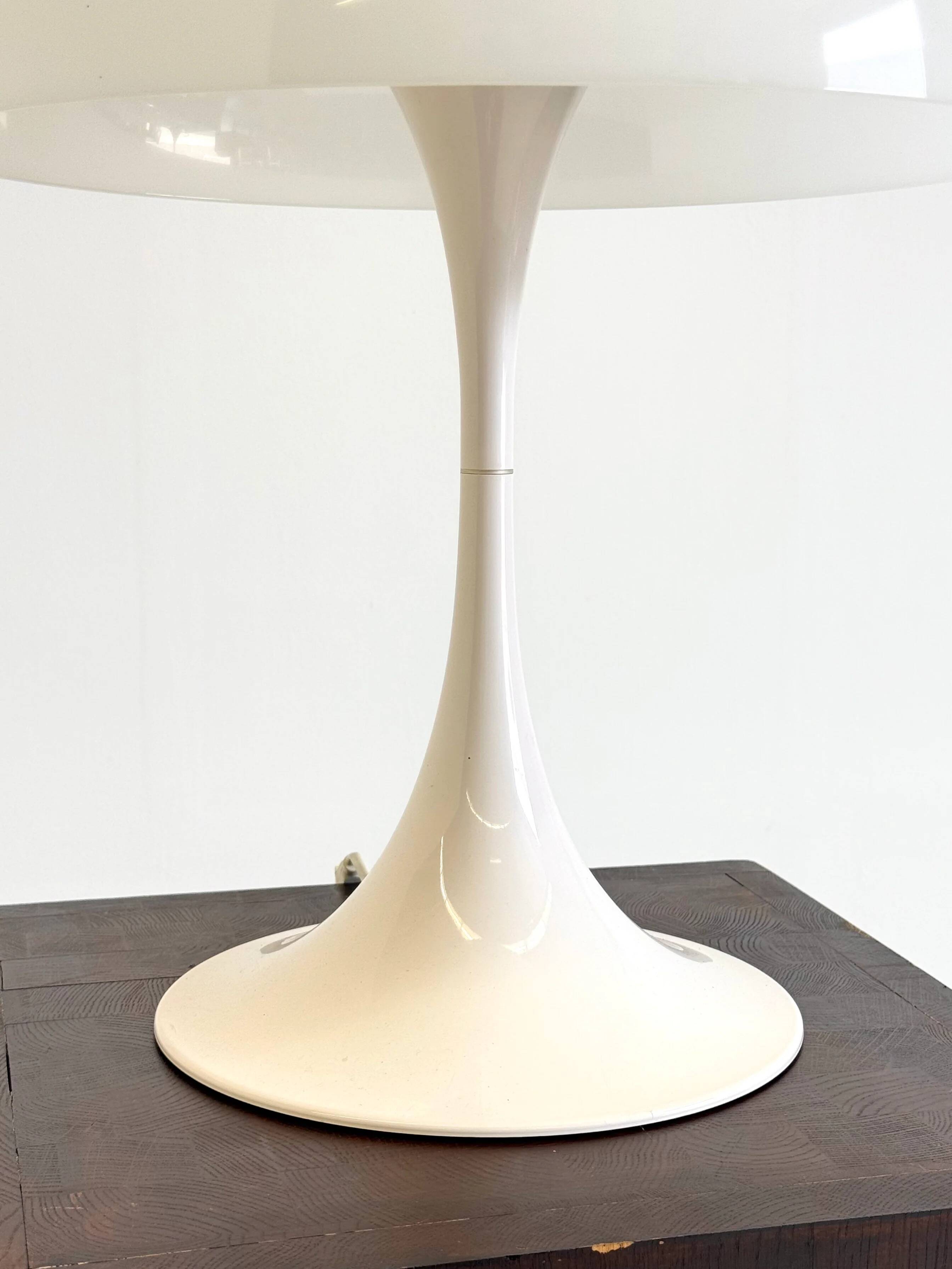 Lampe de table Panthella Louis Poulsen Verner Panton Blanche