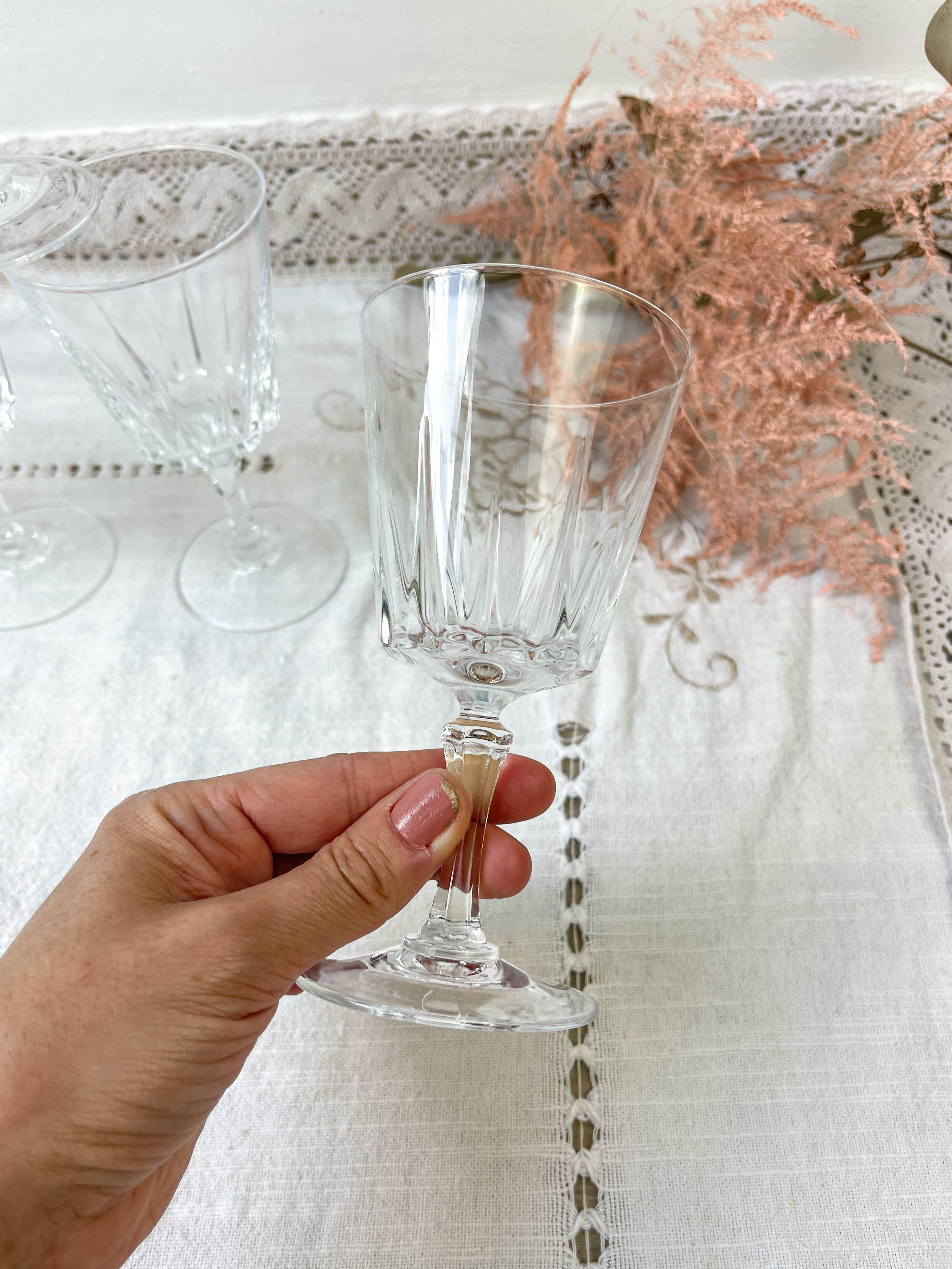 8 Crystal D'Arques red wine glasses model "VERSAILLES"