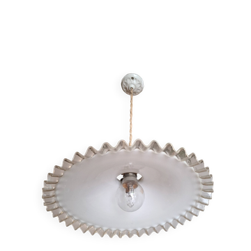 White lace opaline suspension