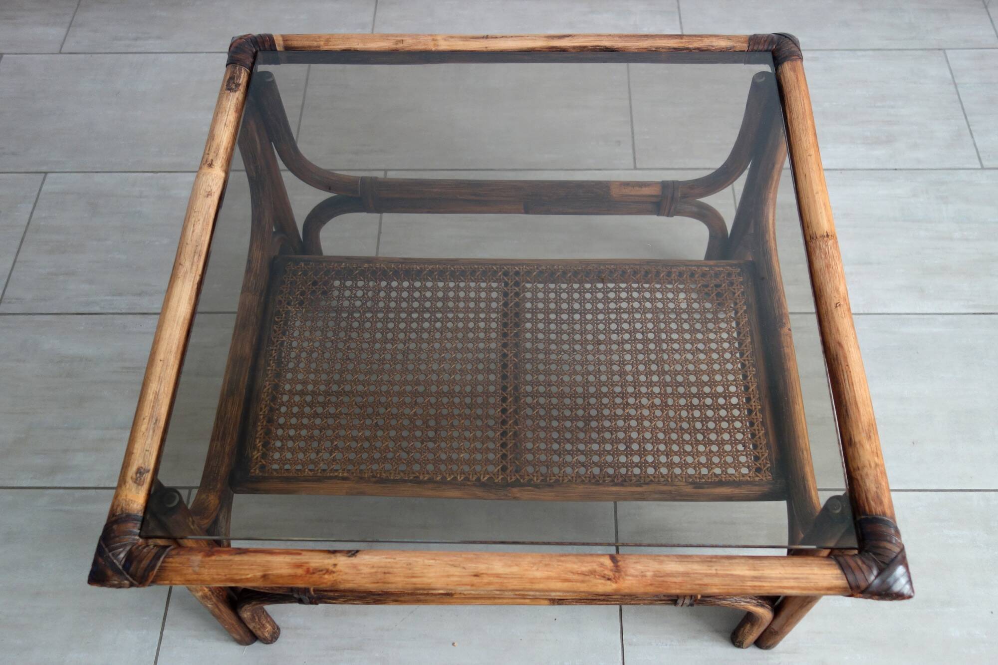 Table basse vintage bambou, rotin et cuir années 60