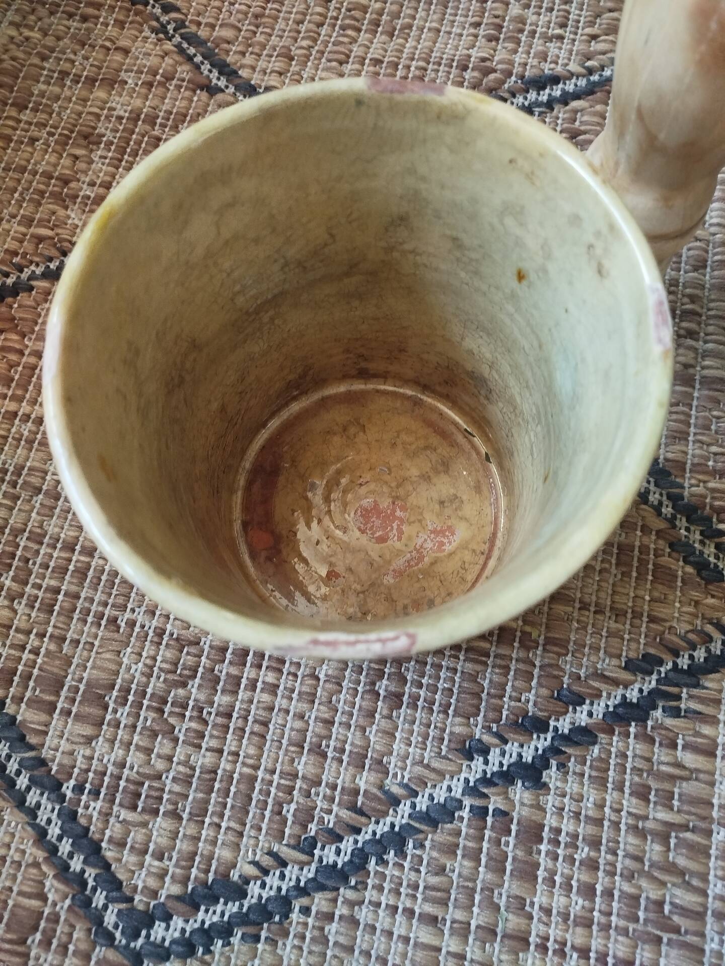 Pot to confit in earth