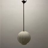 Suspension lumineuse en verre opalin années 1940