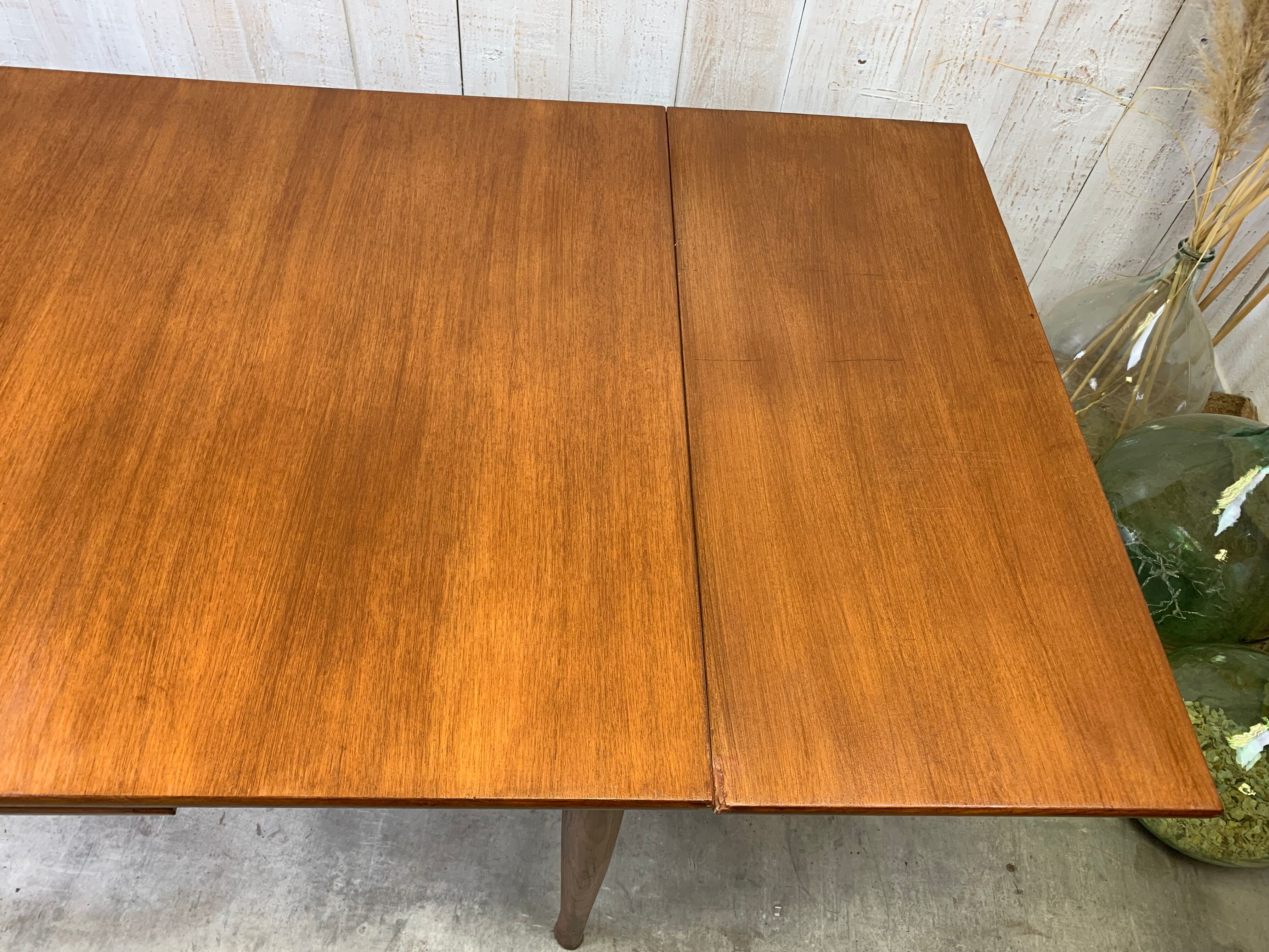 Vintage extendable table