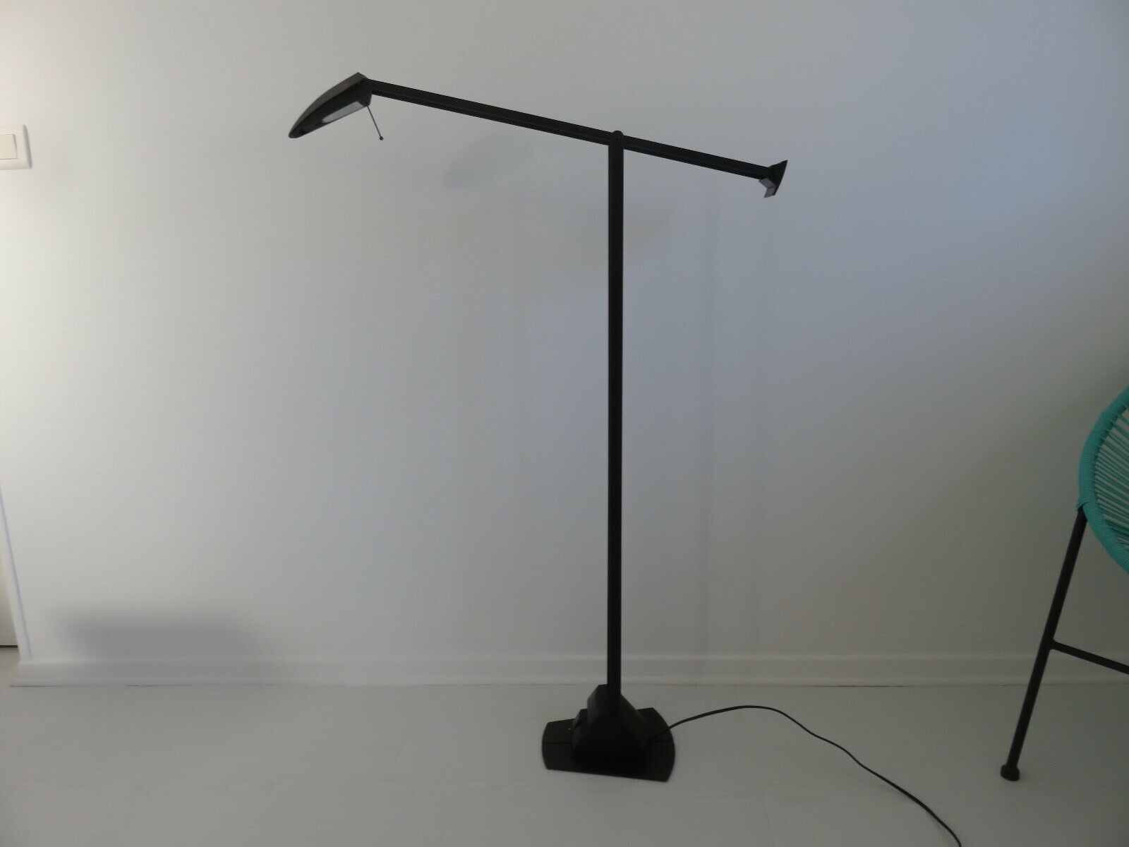 Lampadaire, liseuse à balancier patte d'oie edition massive années 80
