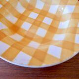 6 hollow plates with yellow and white checkered