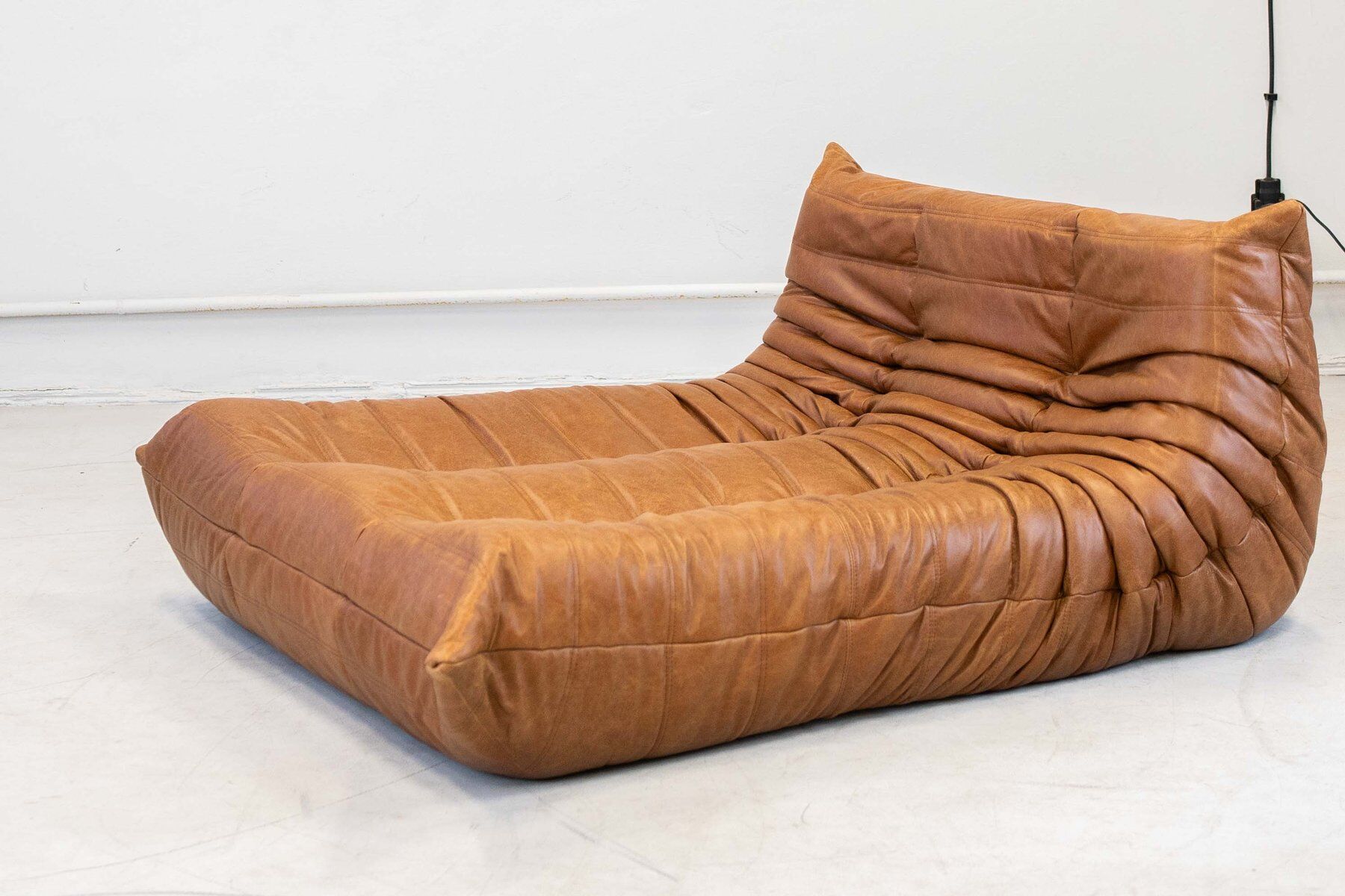 Togo chaise lounge in pine leather by Michel Ducaroy for Ligne Roset, 1974