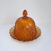Beurrier ou cloche à fromage en verre ambre