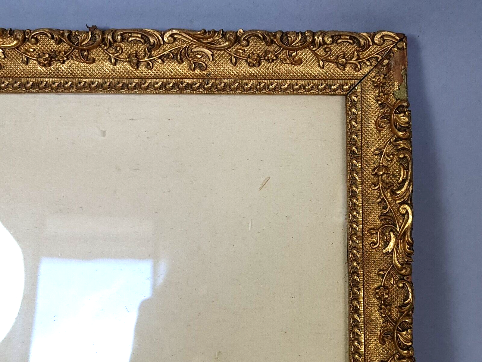 Old frame 33x26 foliage 29x22 cm wood gilded stucco gold leaf +glass SB158