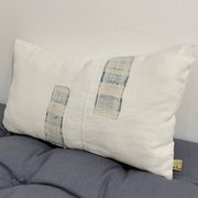 Coussin artisanal en toile ancienne style Kilim