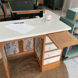Child minister desk