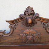 Fronton ancien en bois