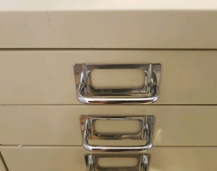 Workbook 15 metal vertical drawers 60