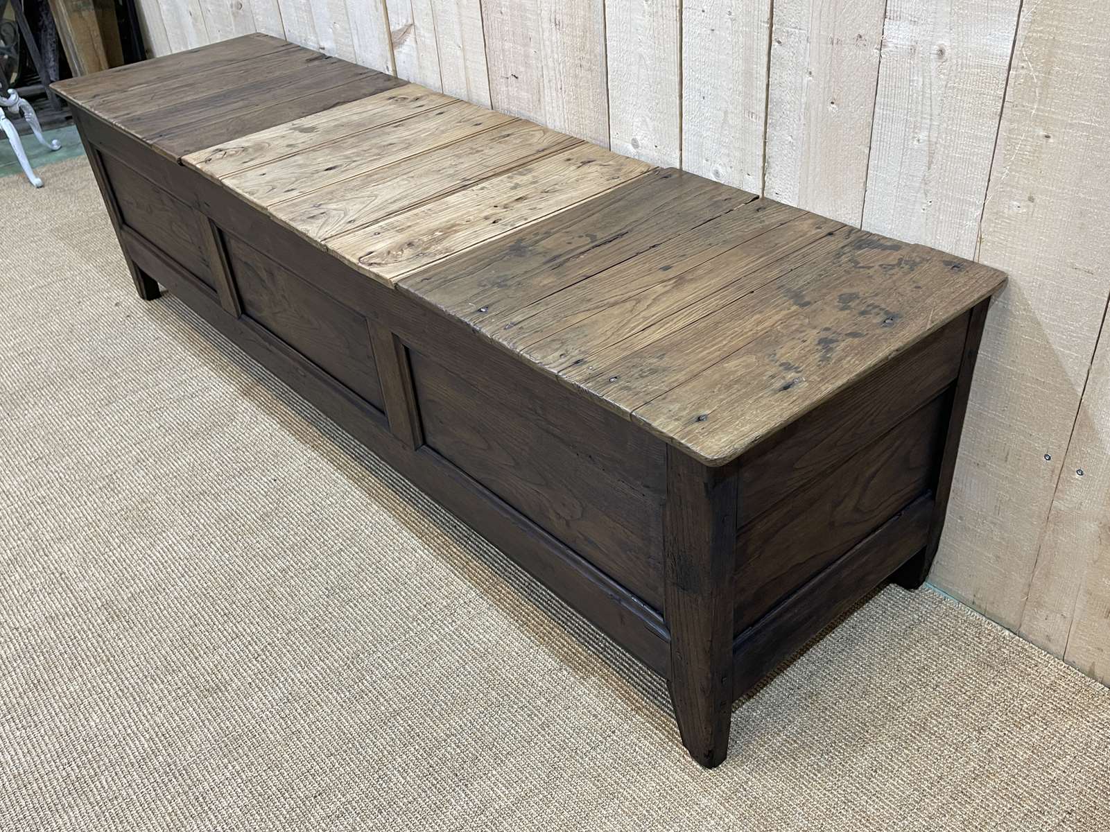 Banc coffre breton XIXème en orme et châtaignier