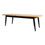 Longue table en pin canadien avec pieds noirs