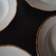 6 deep plates in porcelain from France SEr in very good condition.
