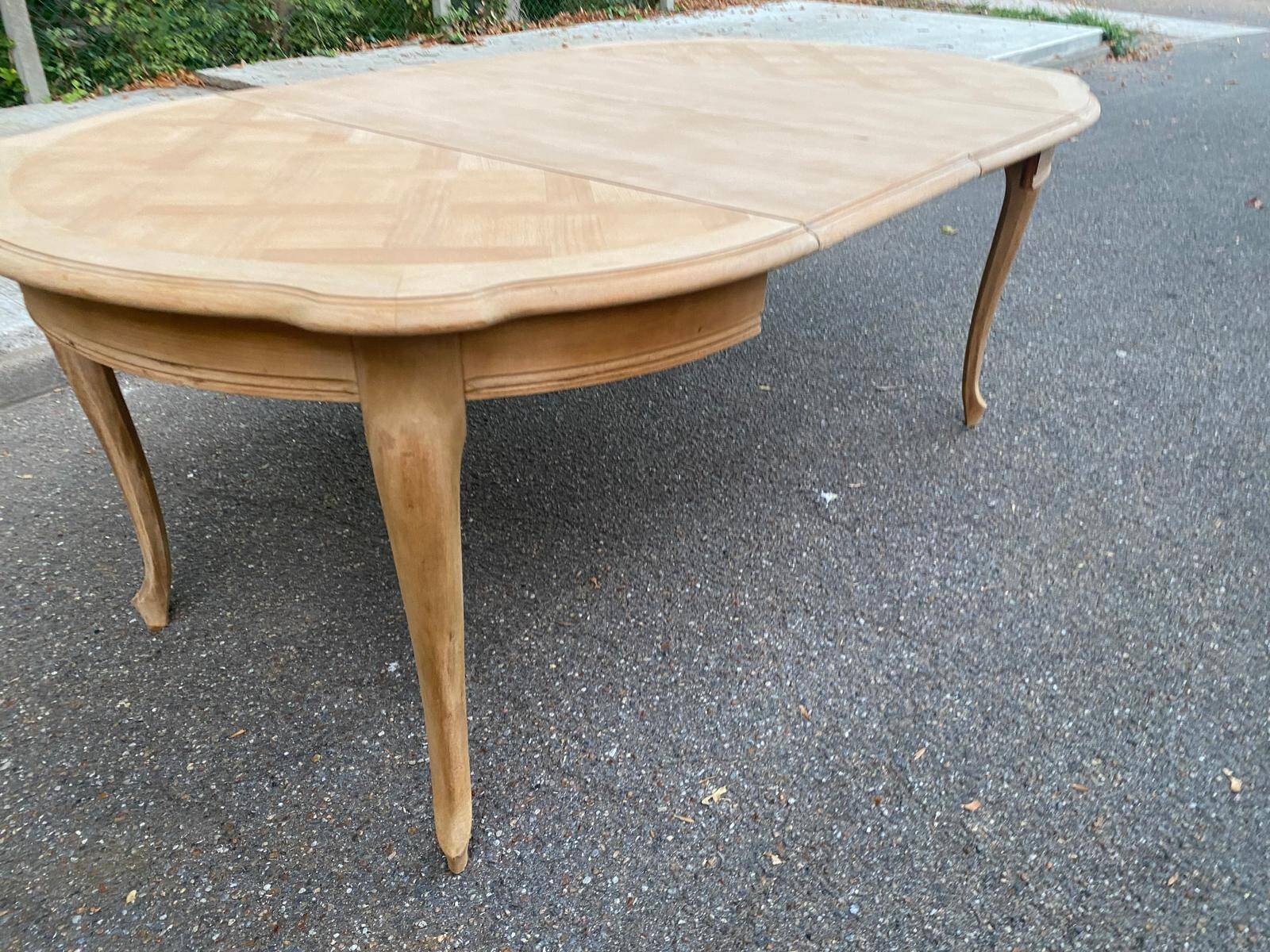 Round extendable dining table Louis XV stripped in solid cherry wood 1960