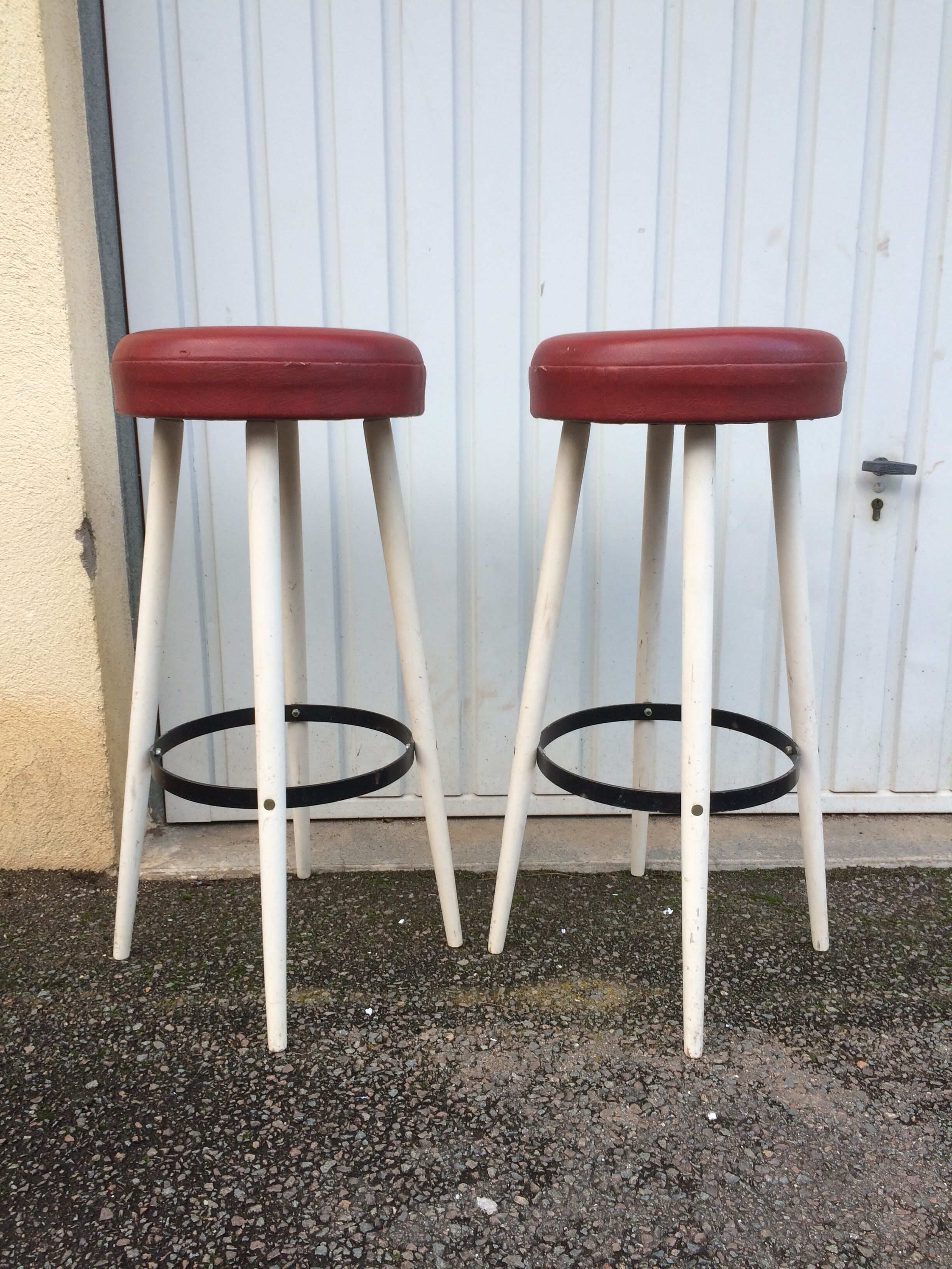 Pair of white and red 1950s bar stools