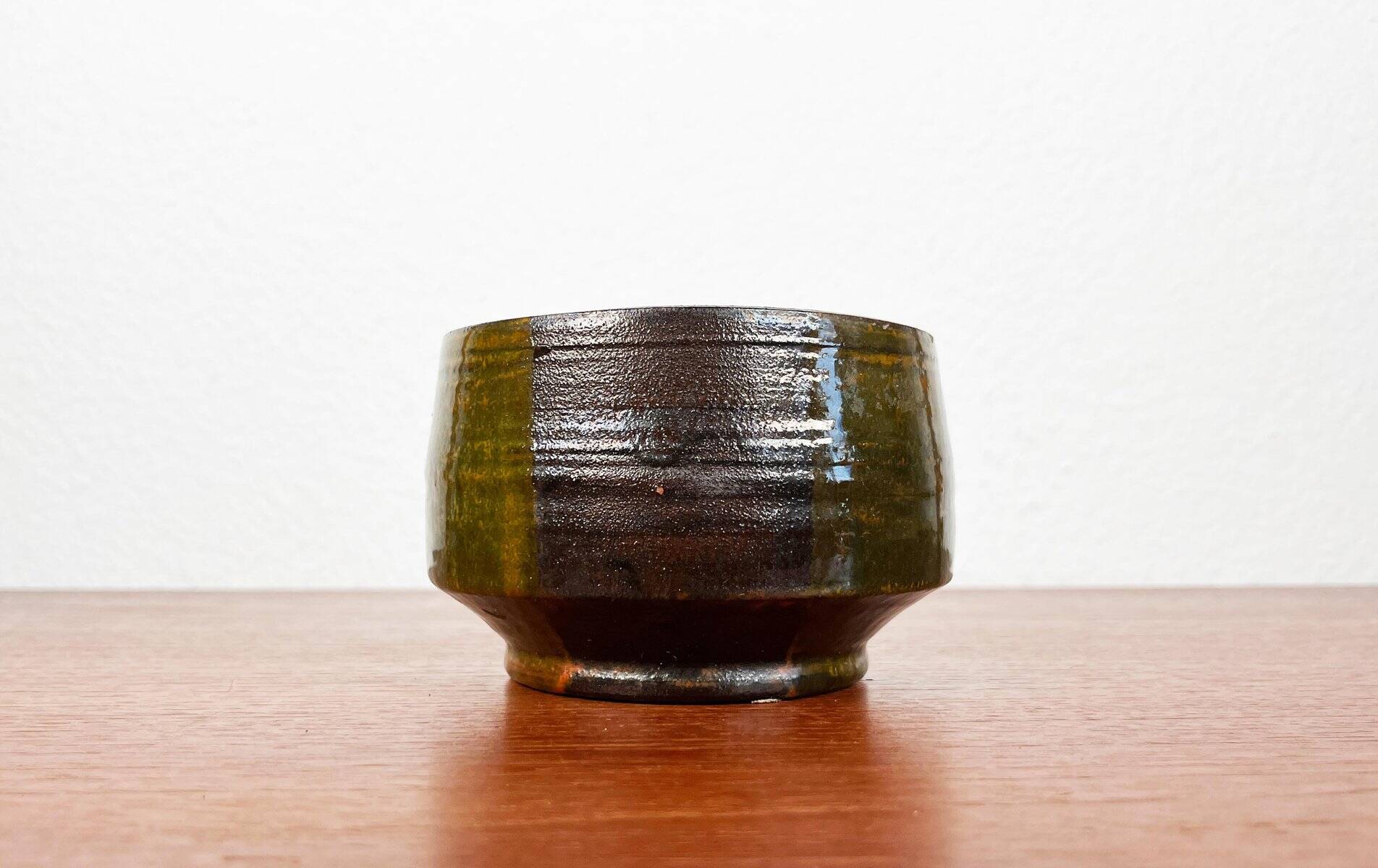 Bol de poterie de studio danois du milieu du siècle par Karen Boel, années 1960