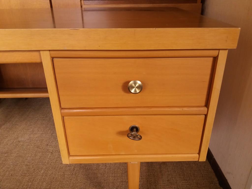 Oak-plated desk and formica 60s/70s