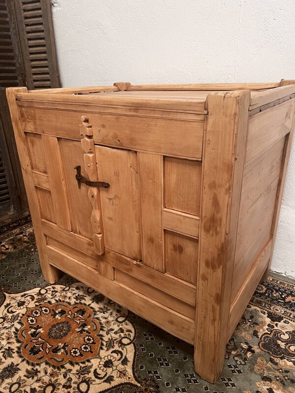 Ancien garde-manger en Pitch pin - début XXe siècle