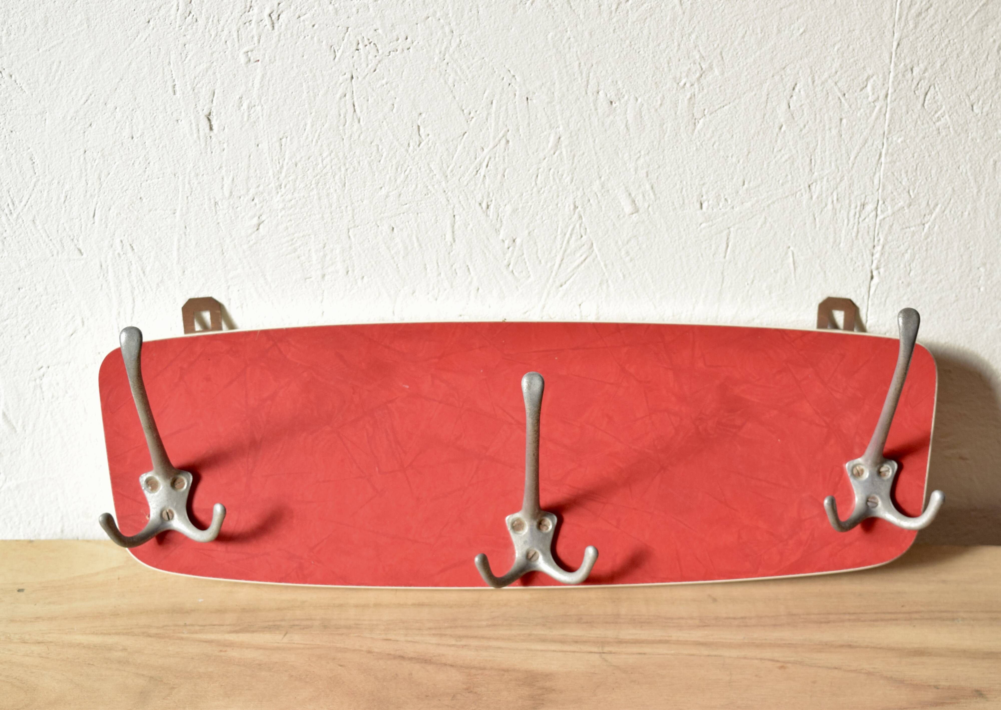Vintage coat rack in red Formica - triple hook