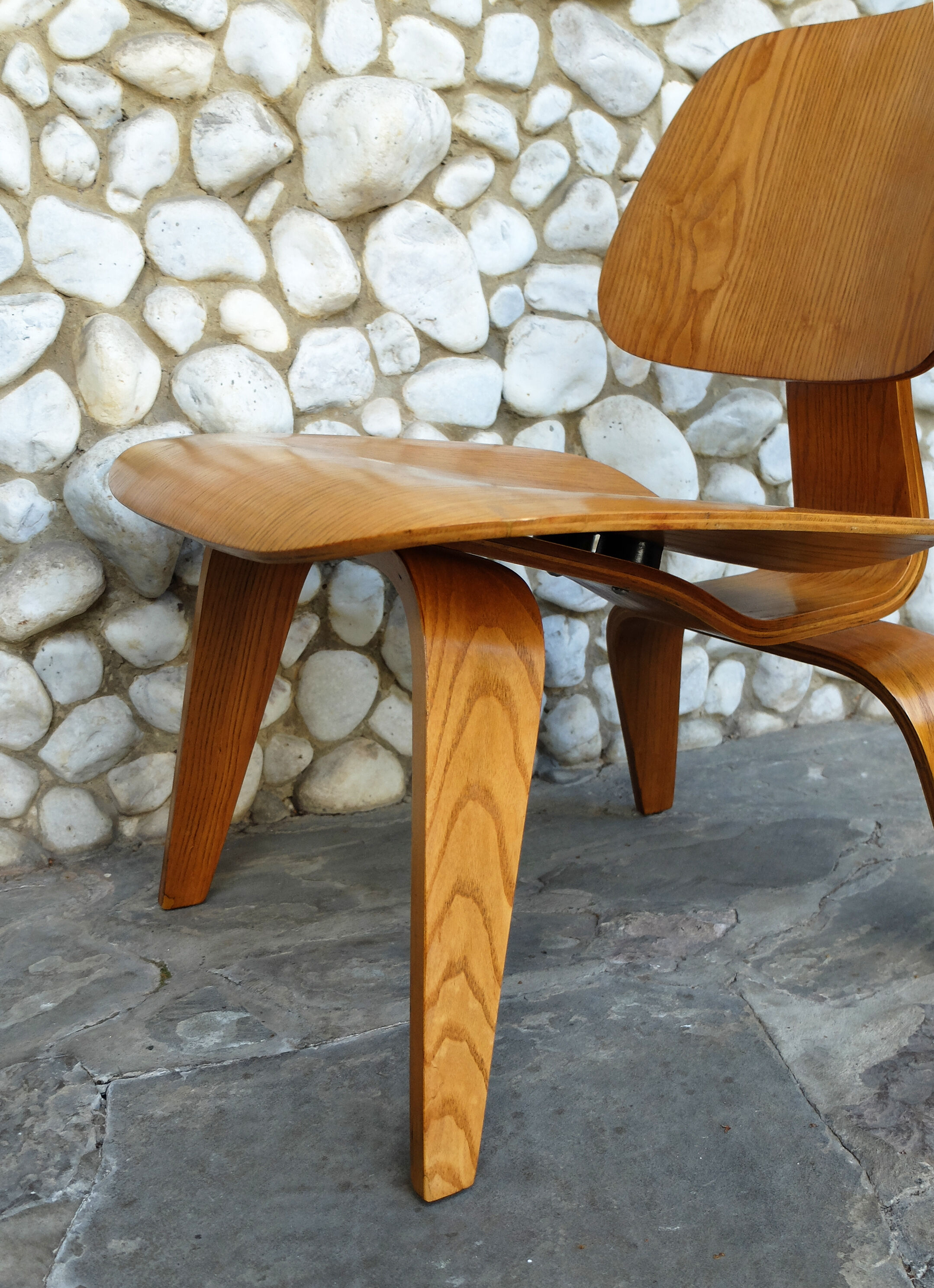 Ash LCW Lounge Chair by Charles and Ray Eames for Evans / Herman Miller, 1948-49