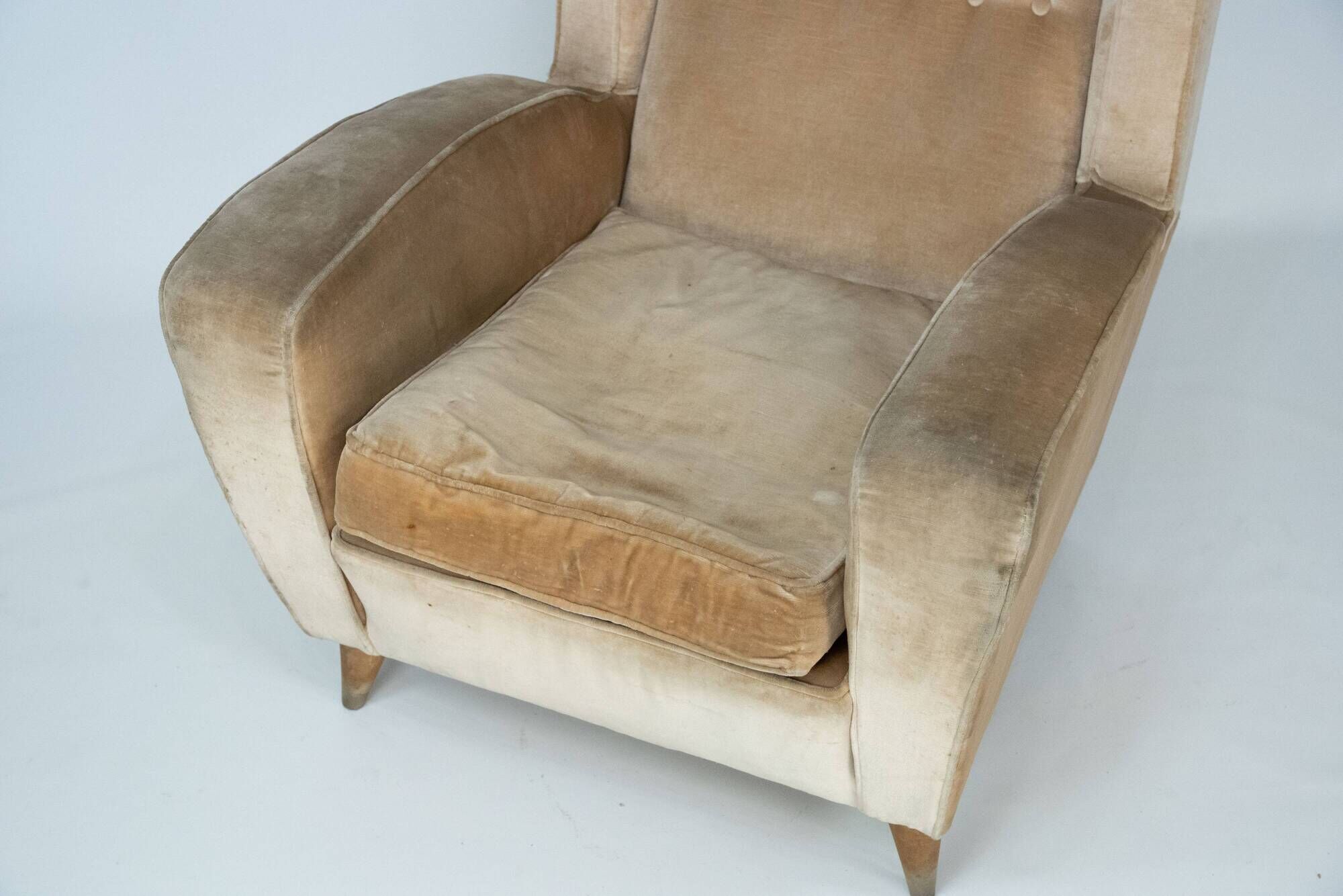 Mid-Century attributed Melchiorre Bega single Armchair in velvet. Italy 195