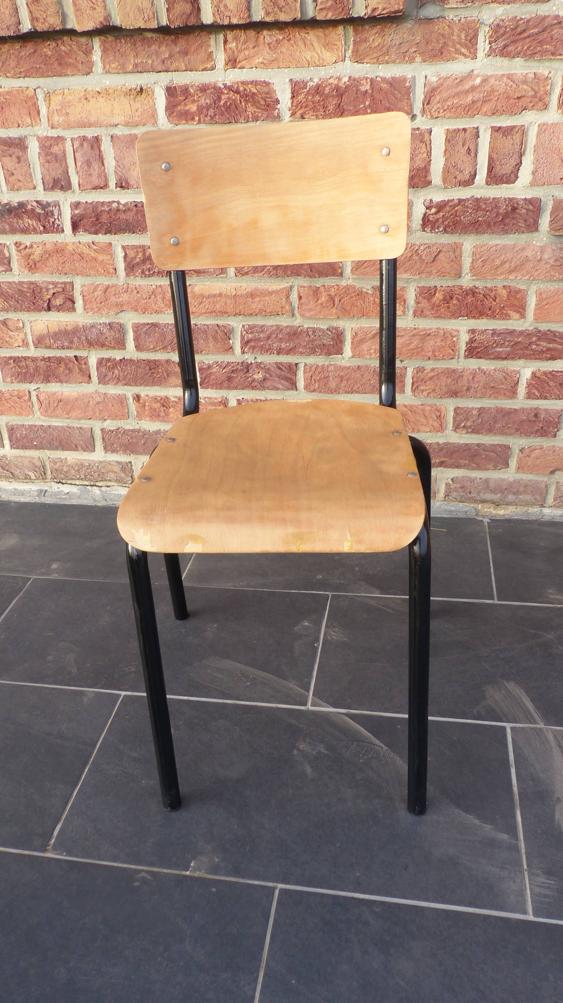 ancienne chaise d'école