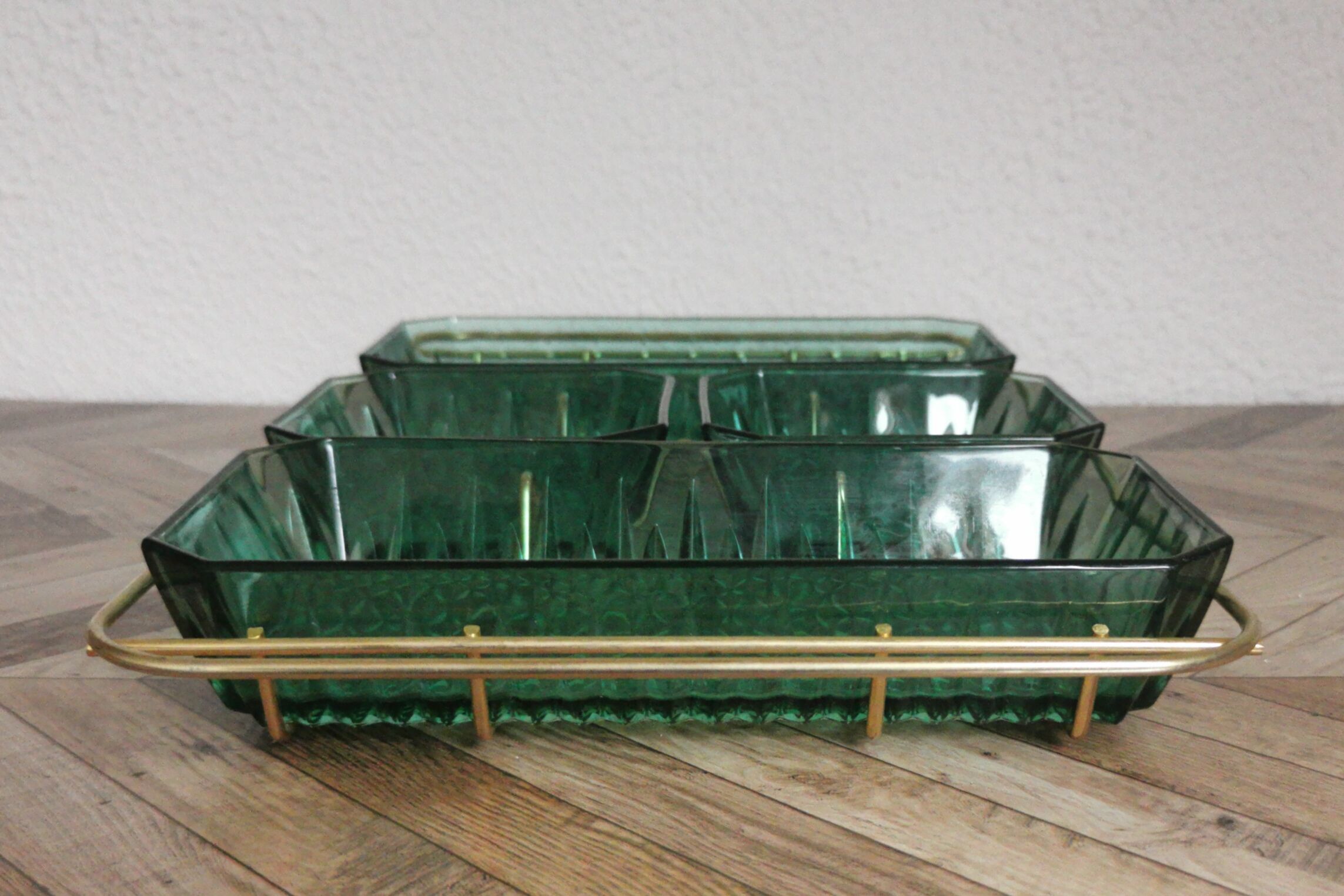 Arcoroc Emerald green and gold aperitif tray