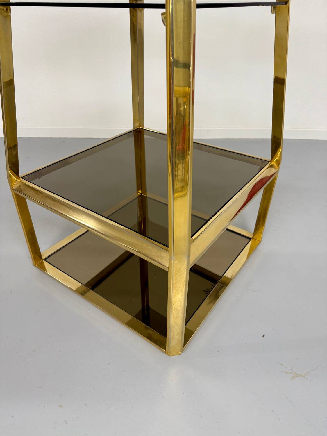 Pyramid Shelf, Hollywood Regency design, Gold Brass, Smoked Glass, 1960s